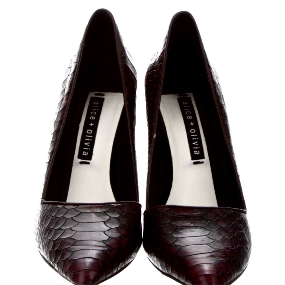 Alice + Olivia Black Textured Pointed-Toe Heels